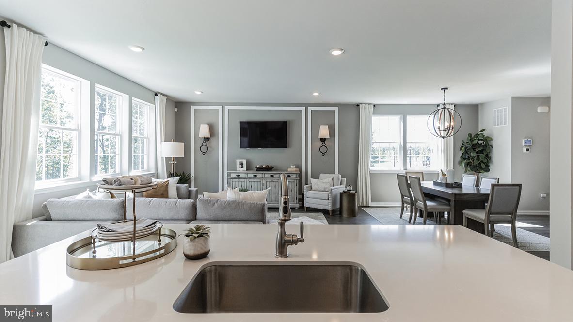 339 John Ford Ct — photo
