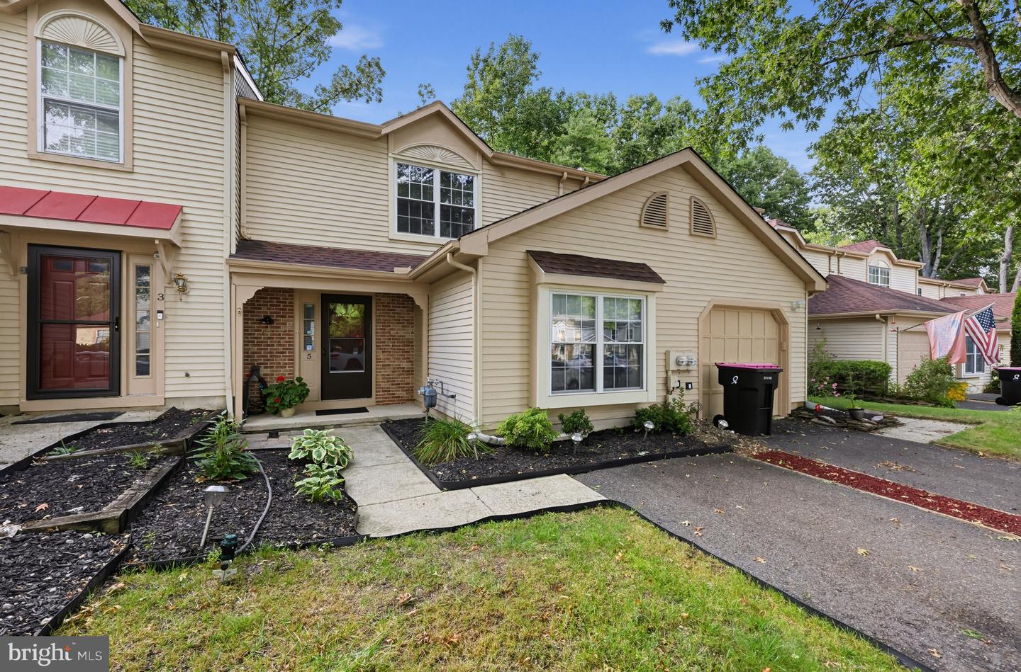 5 Thornhill Ct — photo
