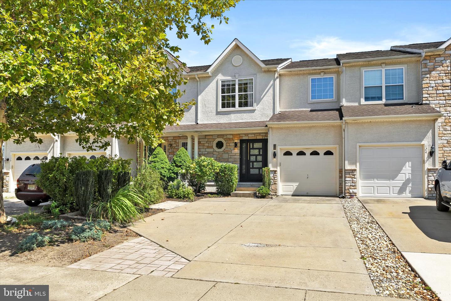 126 Sequoia Dr — photo