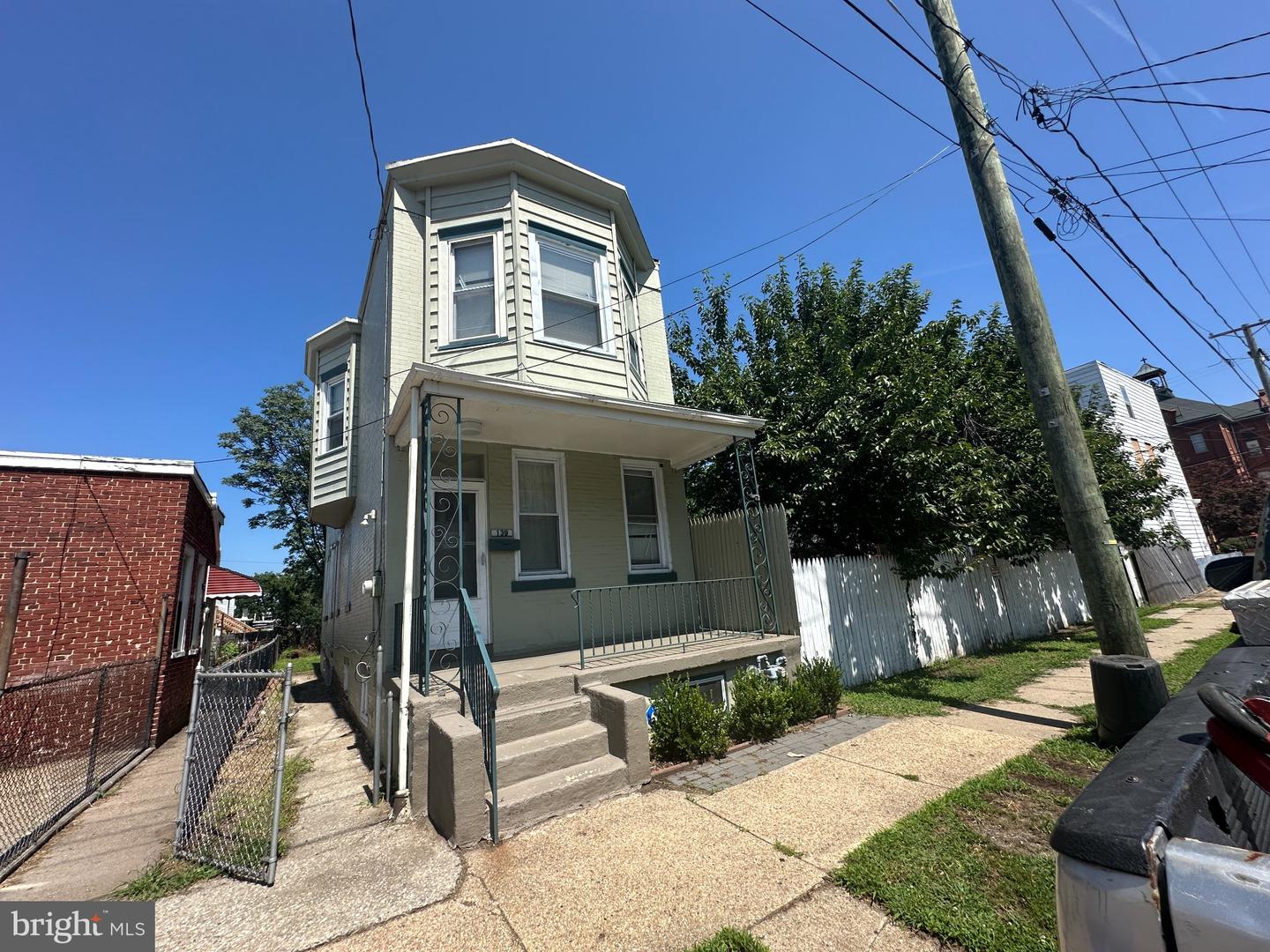 139 S Sussex St — photo