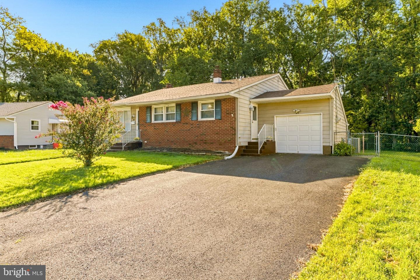 516 Beverly Dr — photo