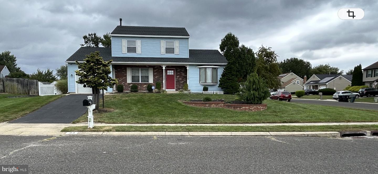 33 Berwick Ln — photo
