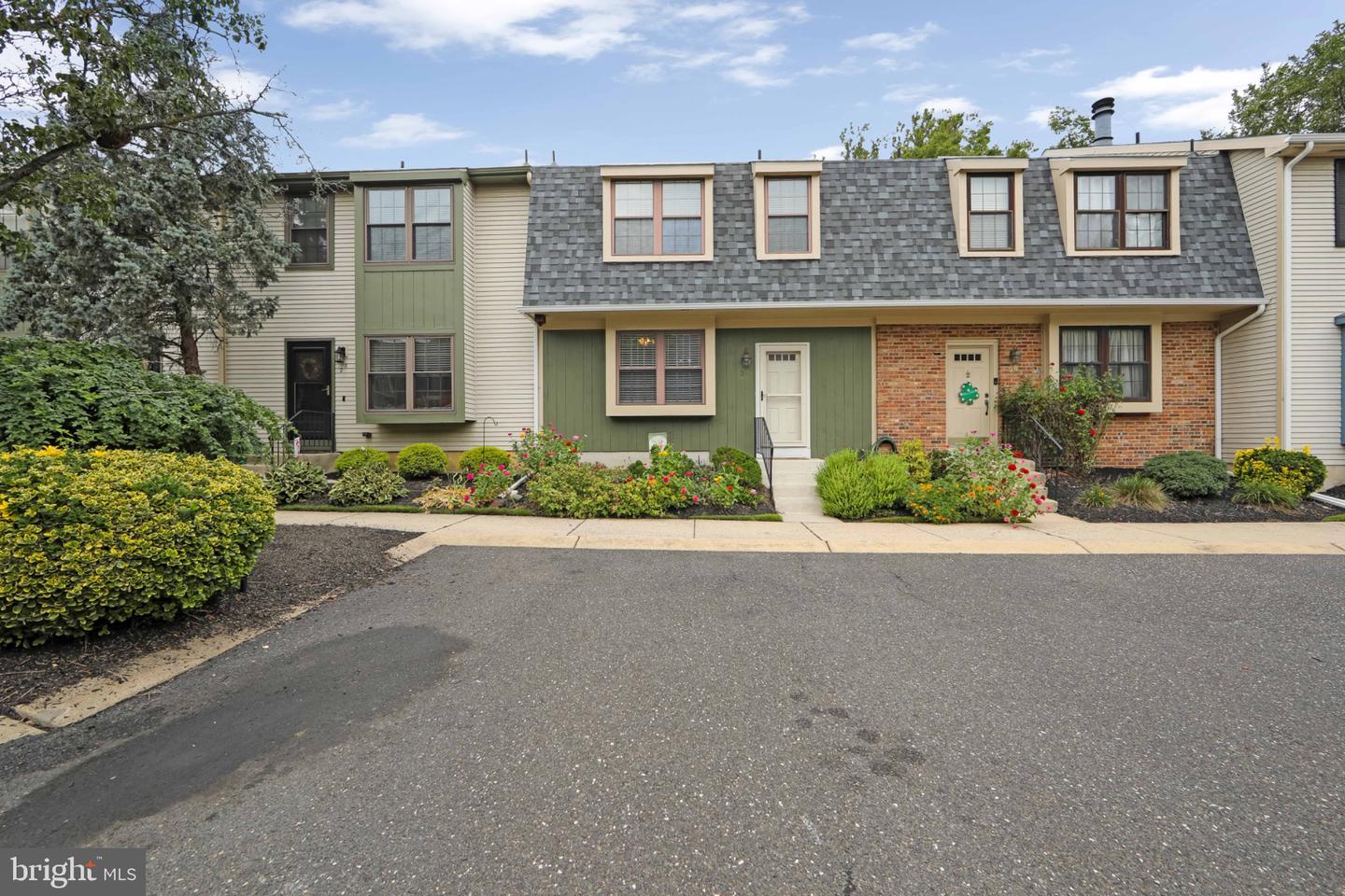27 Crofton Cmns — photo