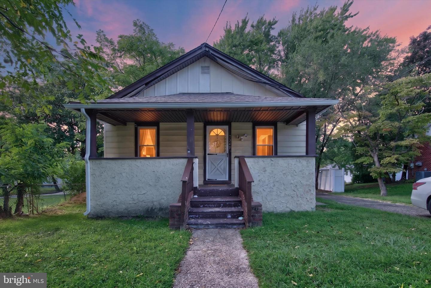 7349 Remington Ave — photo