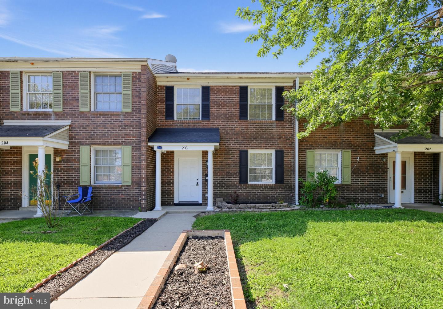 203 Stevens Ct — photo