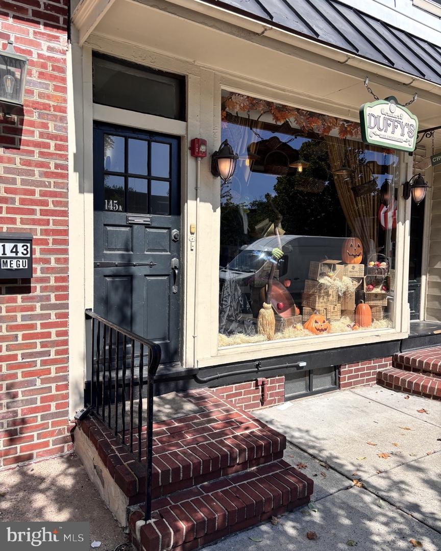 145 Kings Hwy E — photo