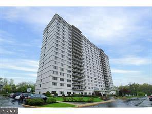 1840-1807 7 Frontage Rd W #1807 — photo