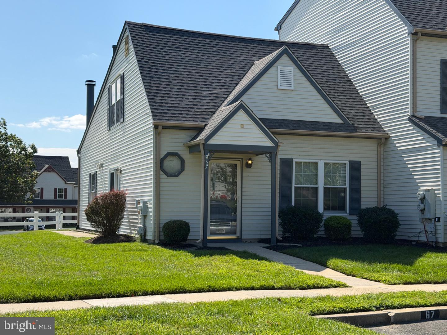 67 Knoll Dr — photo