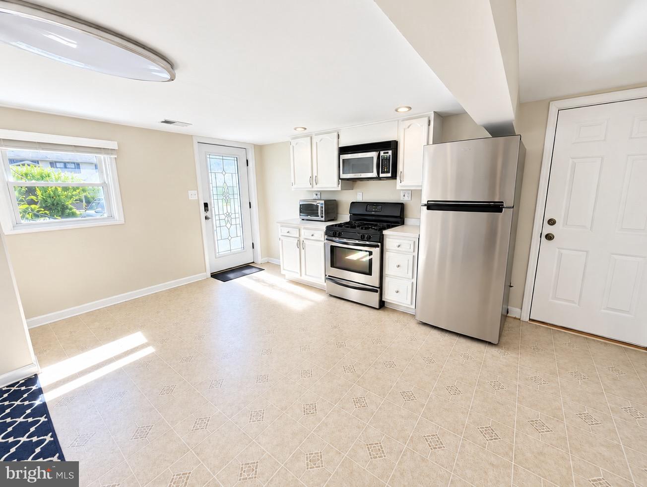 126 Knollwood Dr #Bottom Floor — photo