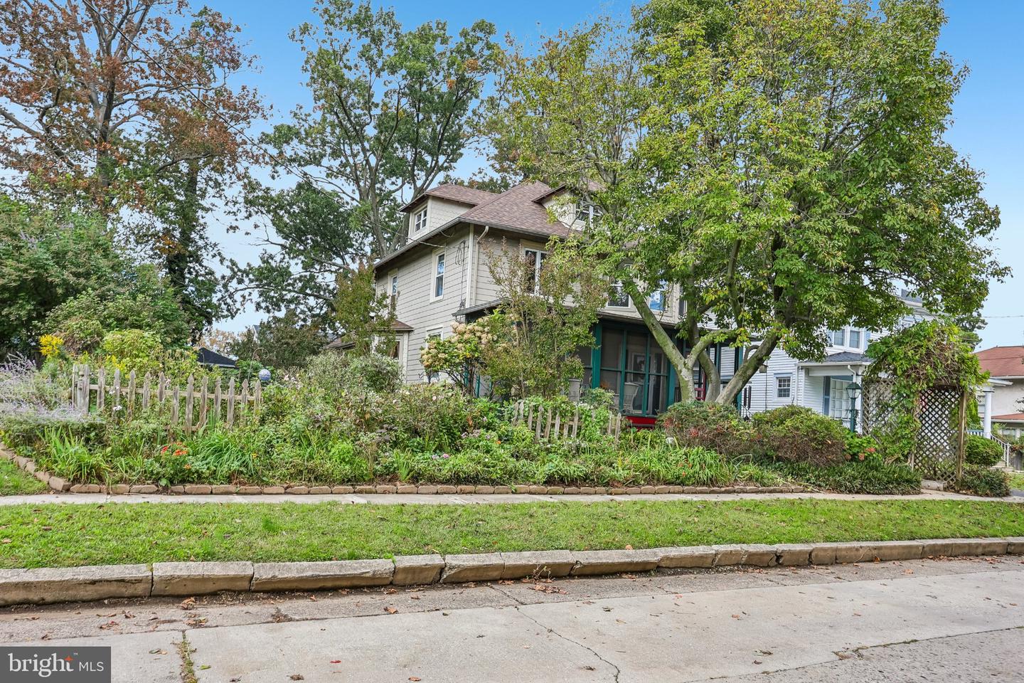 6743 Rogers Ave — photo