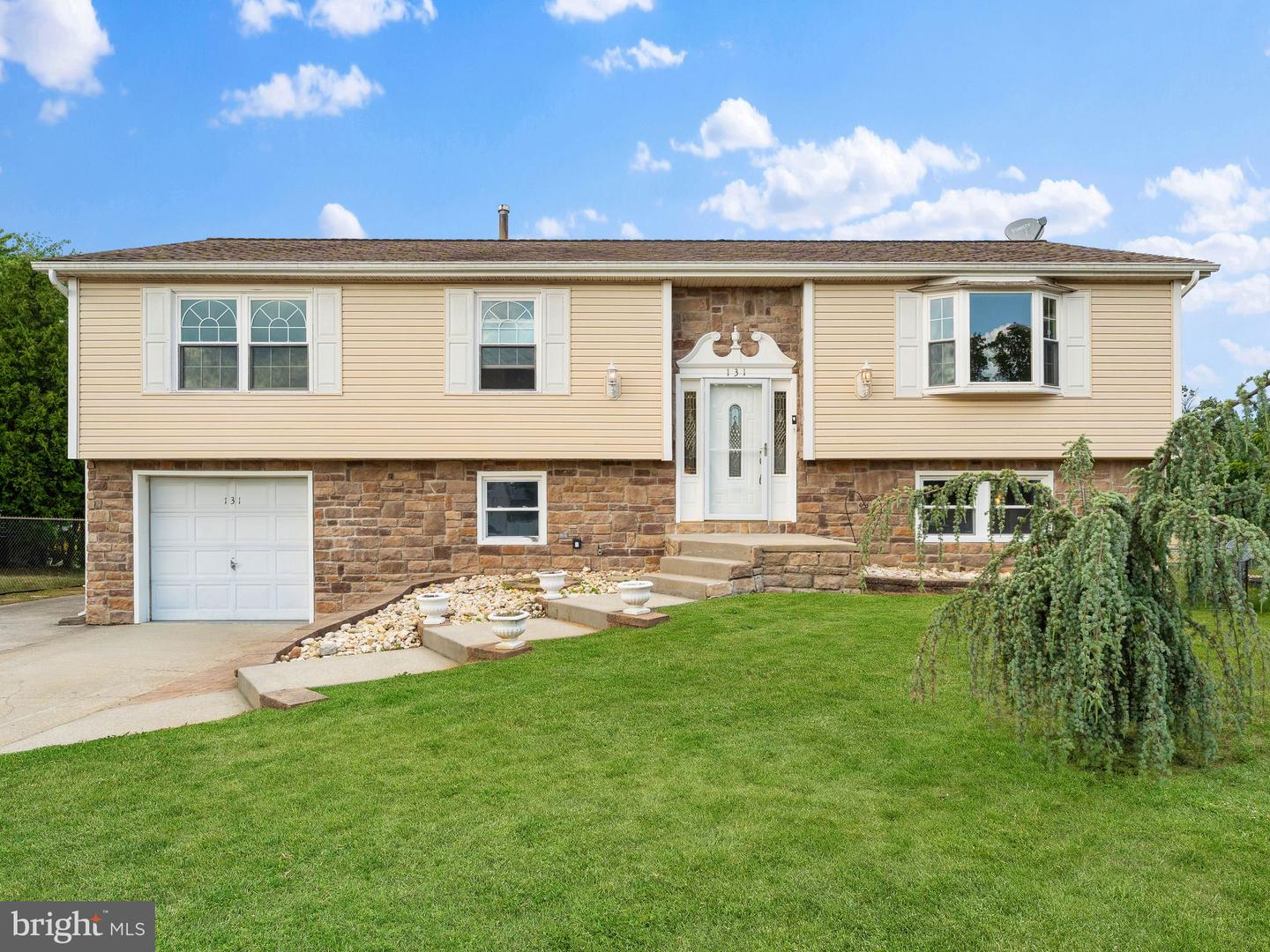 131 Sturbridge Dr — photo