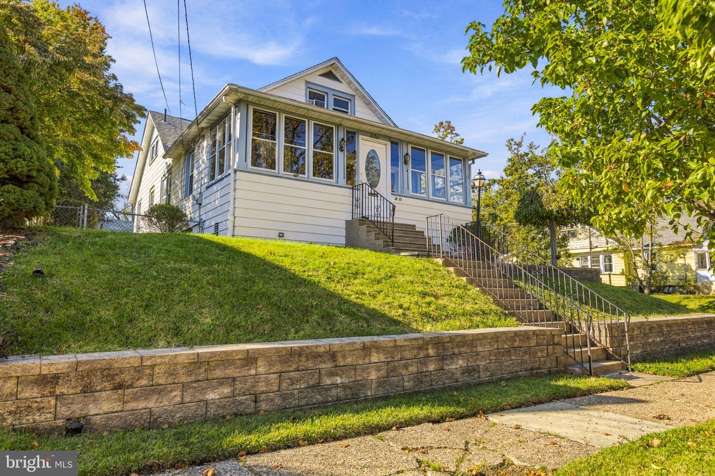 20 Lawrence Ave — photo