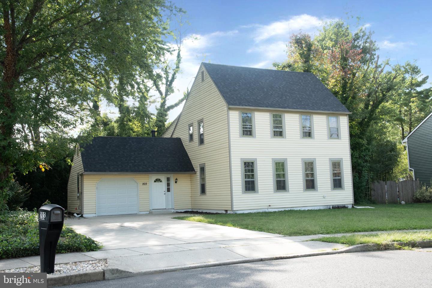 203 Spring Dr — photo