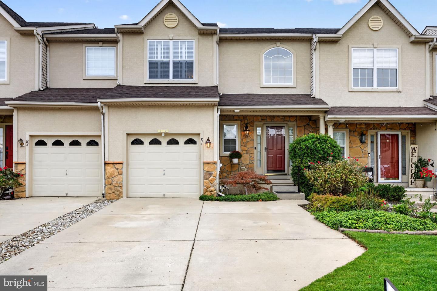 81 Glacier Dr — photo