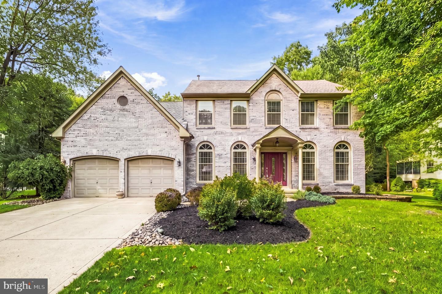 23 Farmhouse Ln — photo
