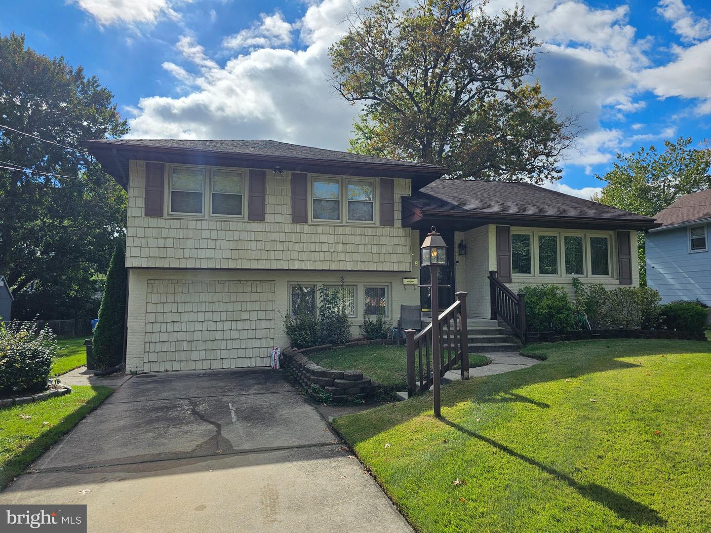 216 Avon Rd — photo