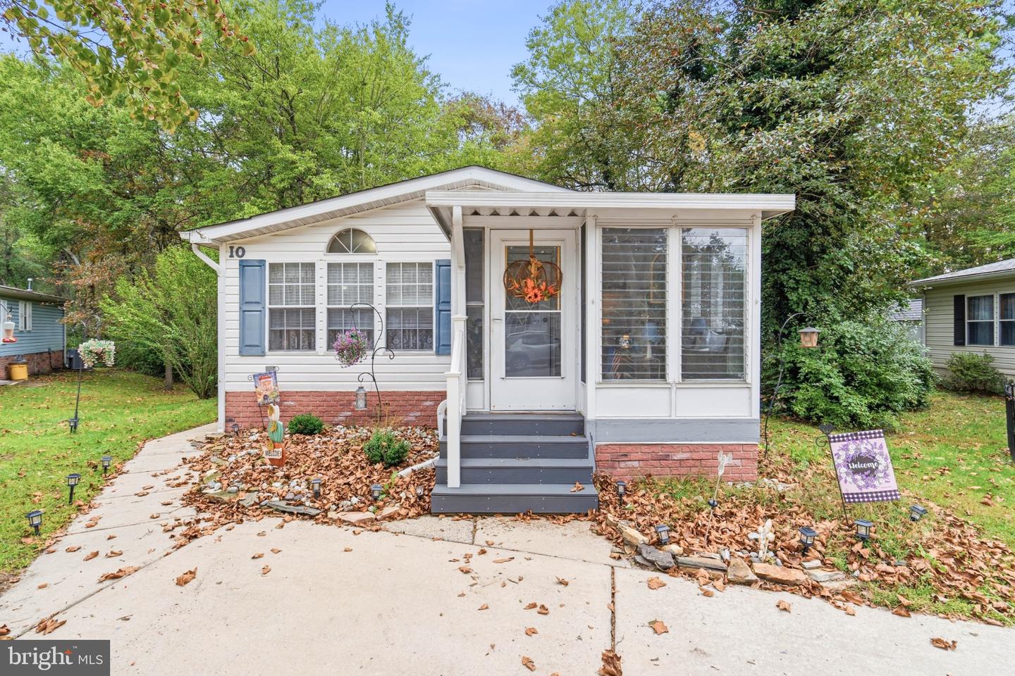 10 Hazeltop Drive — photo