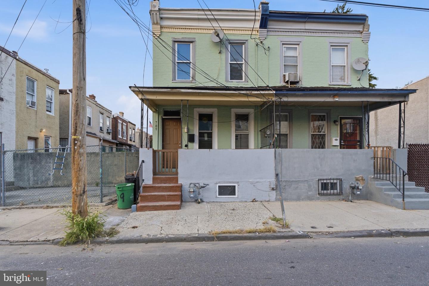 709 Cedar St — photo
