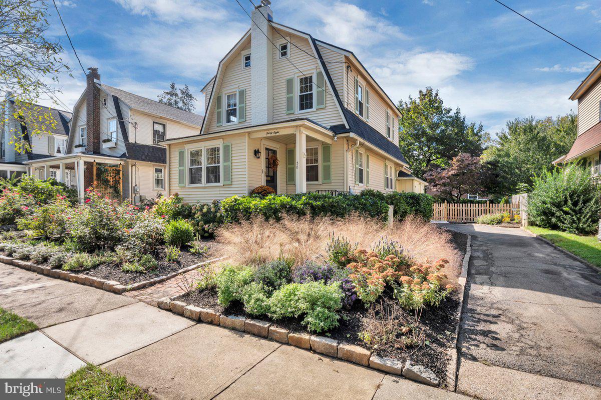 38 Evergreen Ln — photo