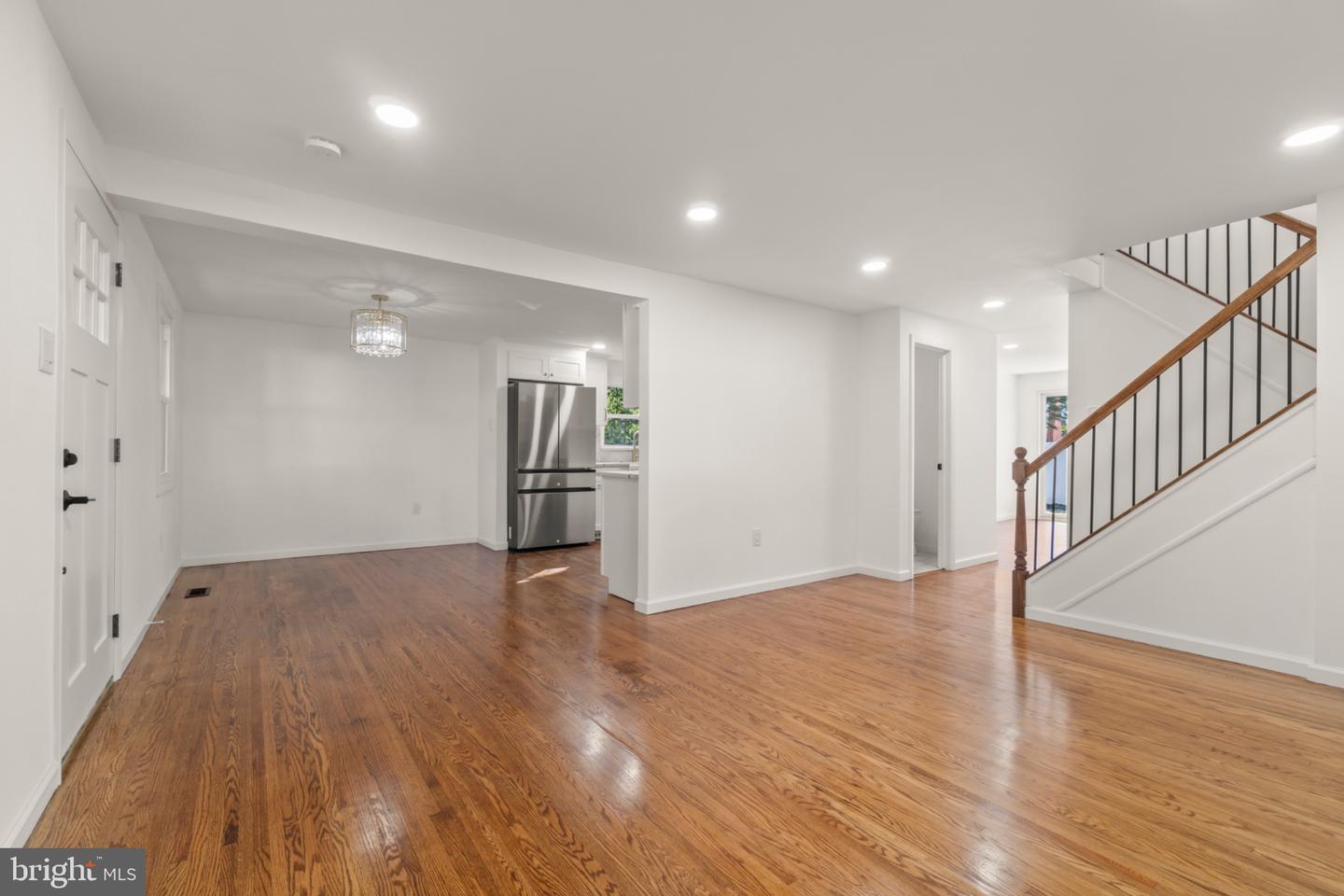 8 Oakview — photo