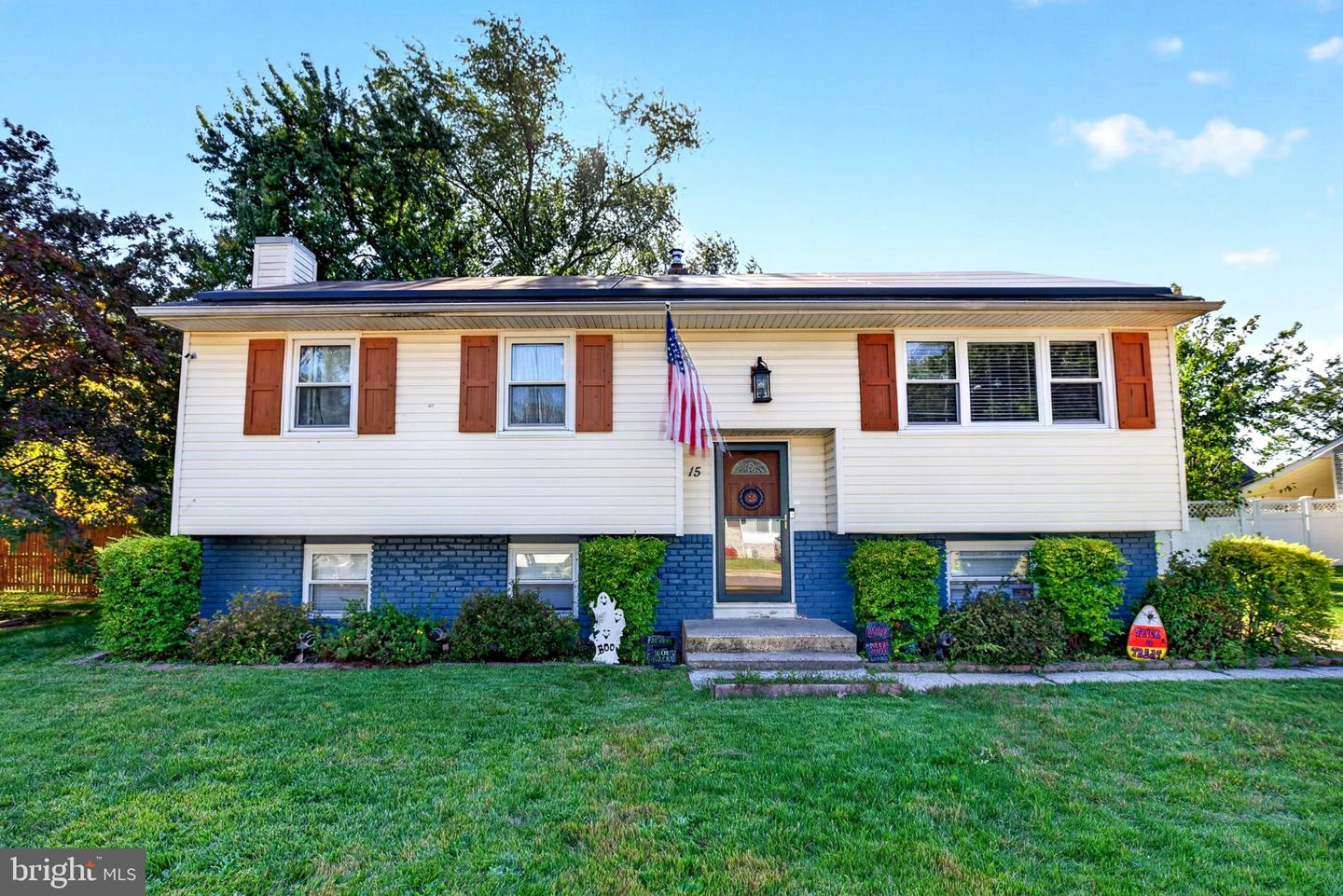 15 Lynn Dr — photo