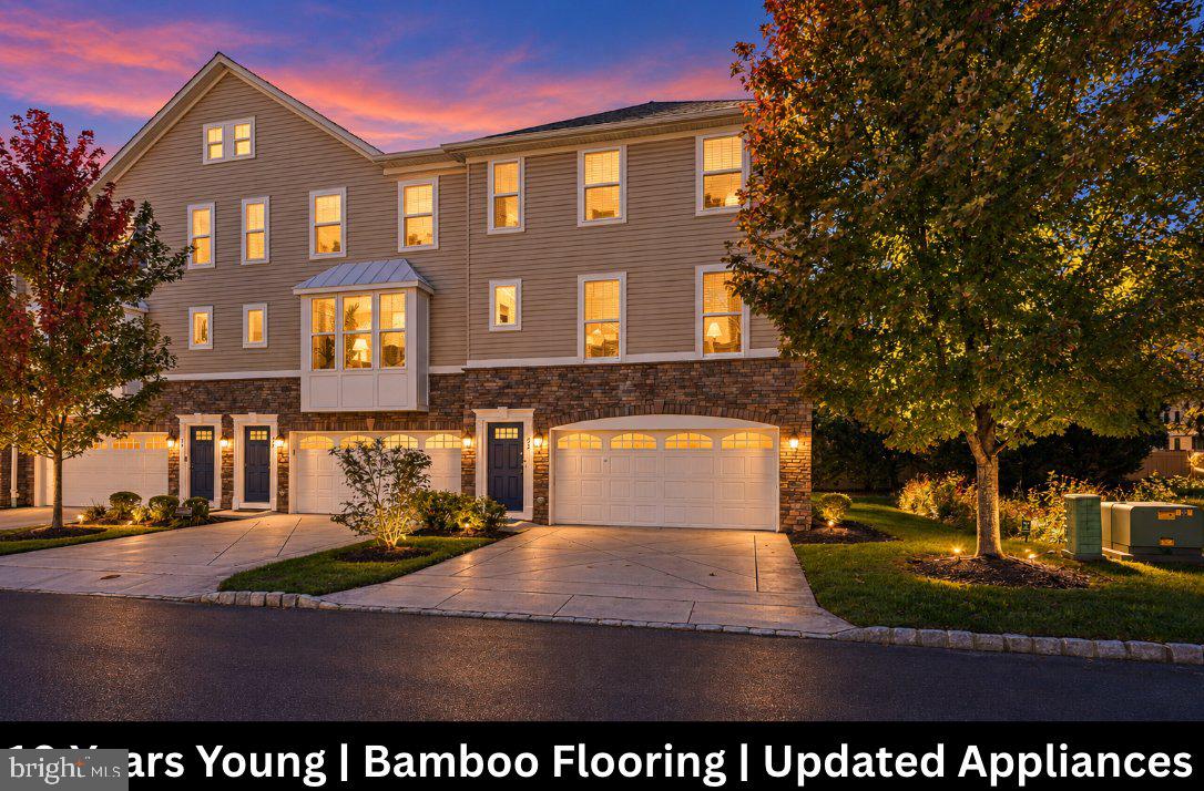 25 Regency Ct — photo