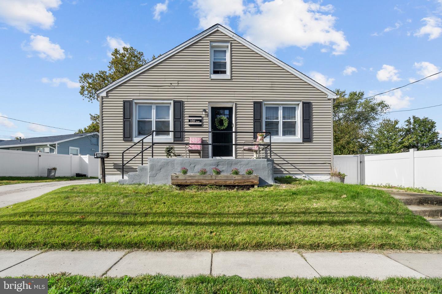 101 S Warwick Rd — photo