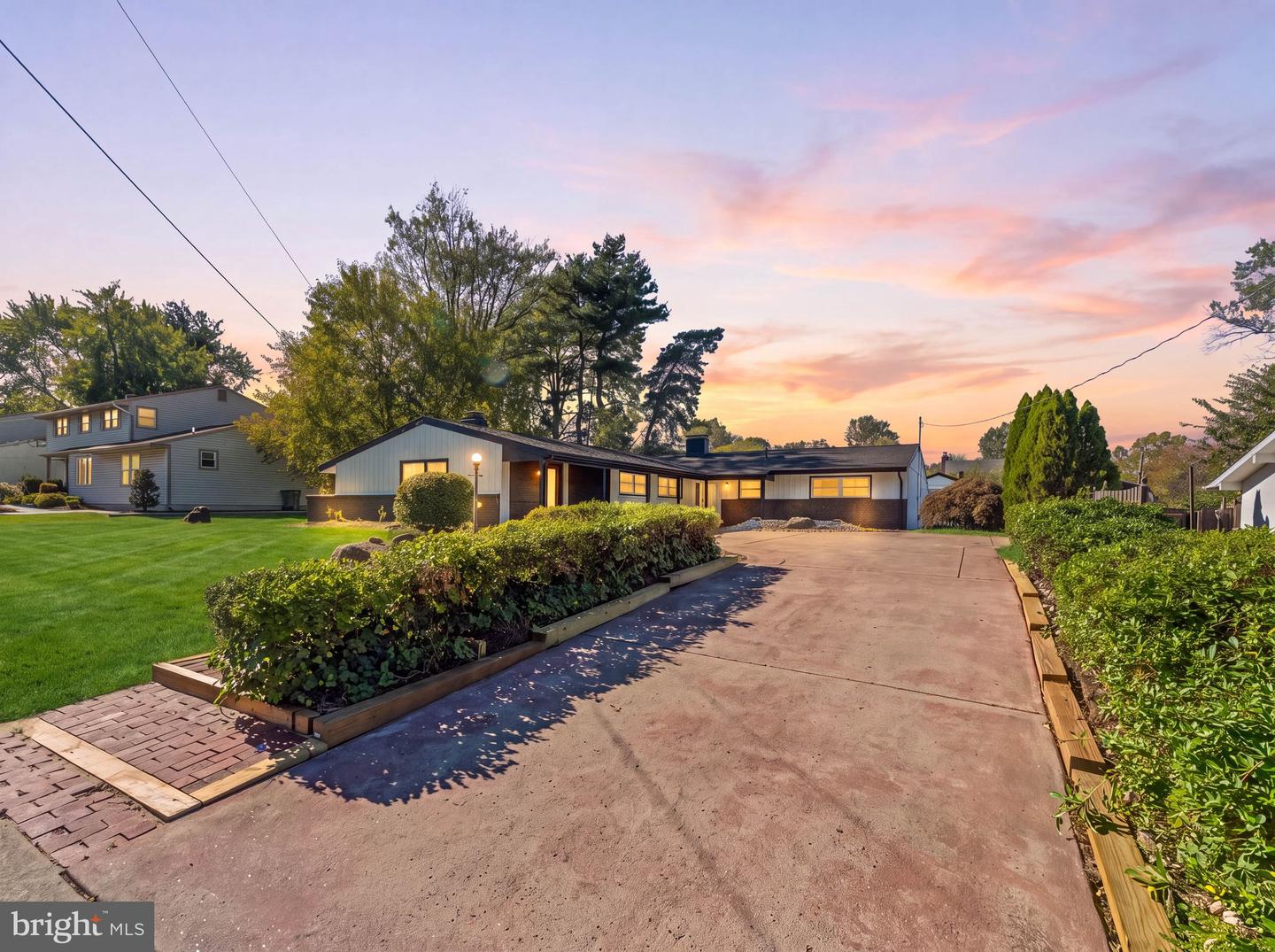 415 Garden State Dr — photo