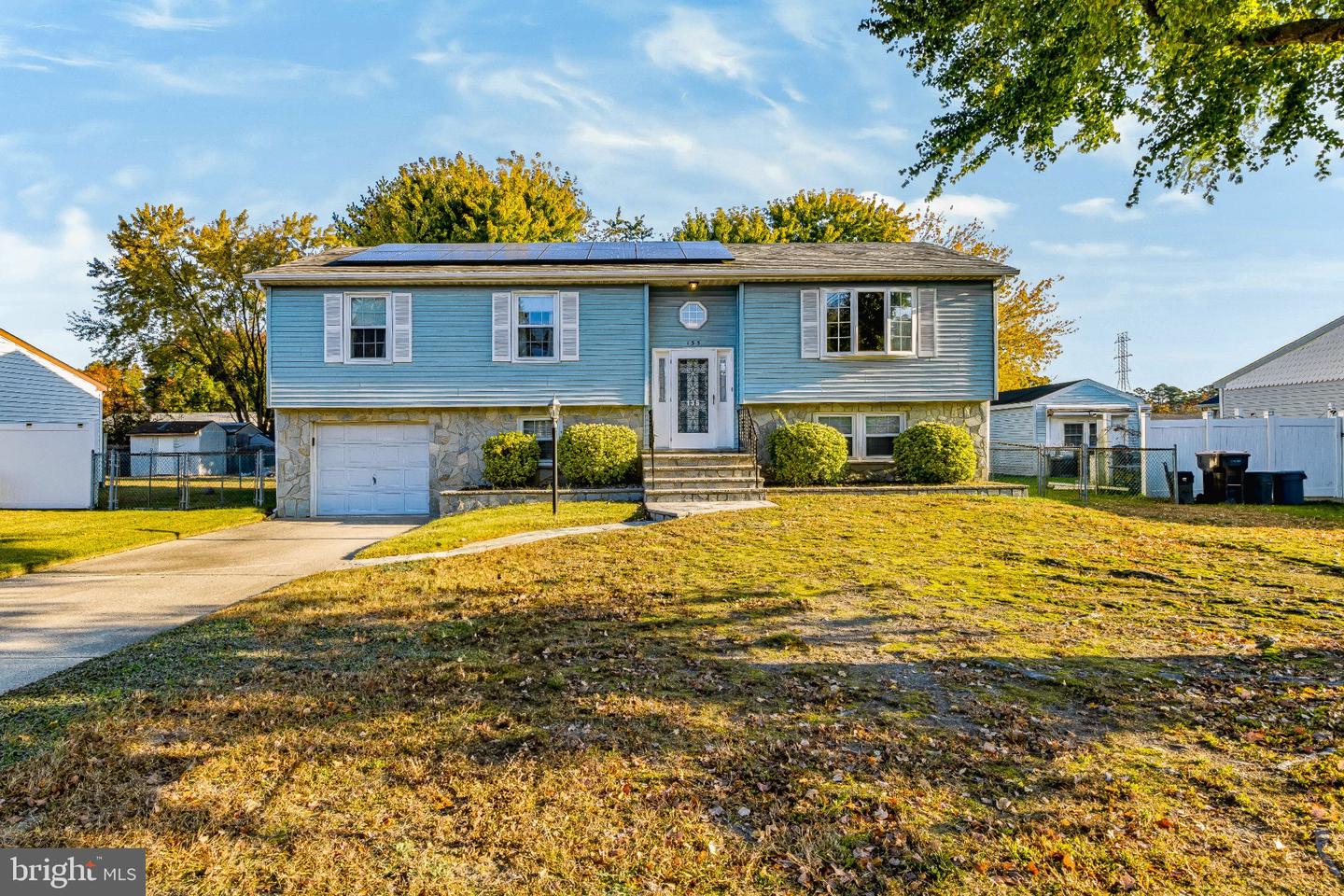 135 Sturbridge Dr — photo