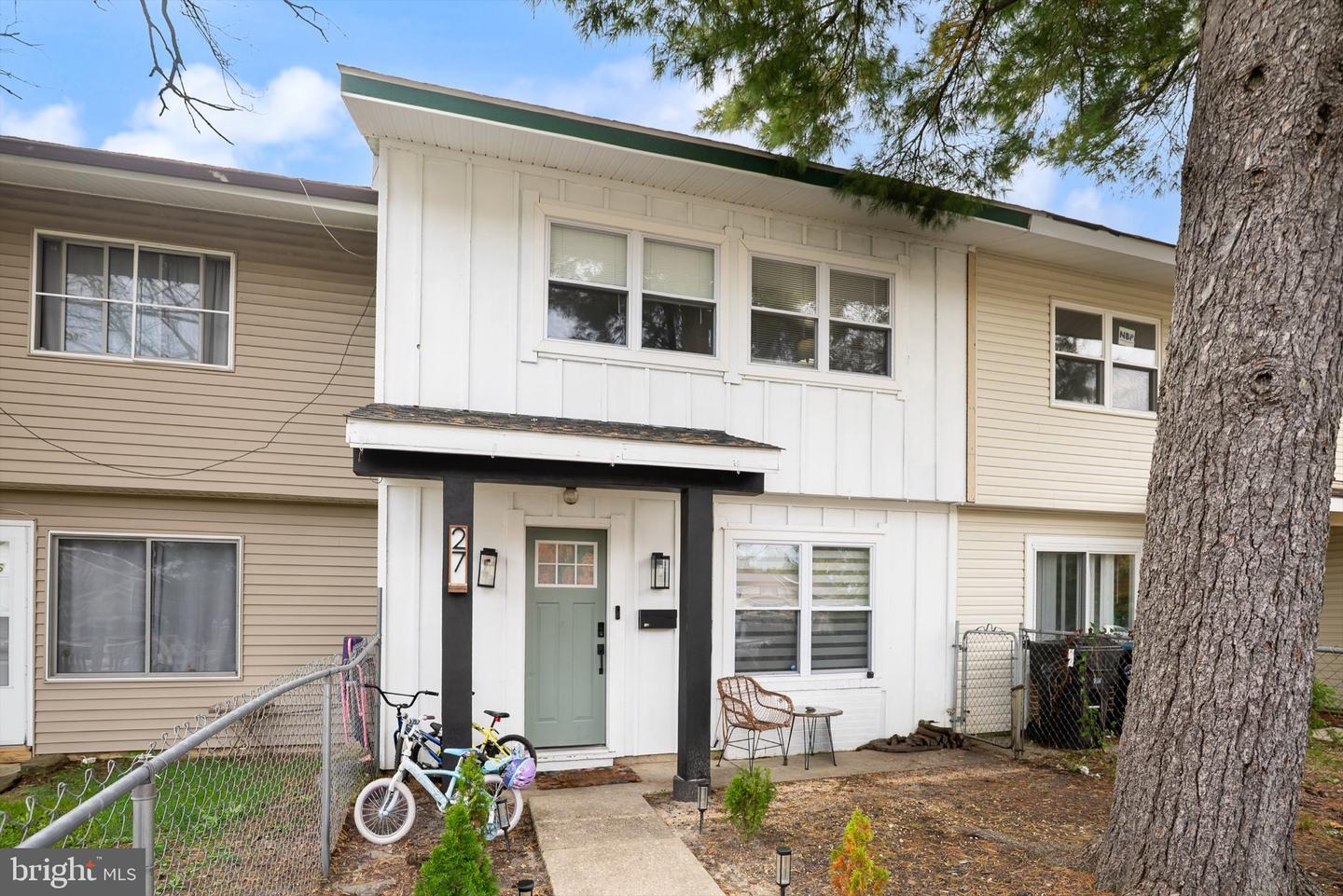 27 Medford Ct — photo