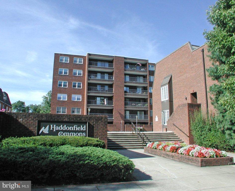 205 Haddonfield Cmns — photo