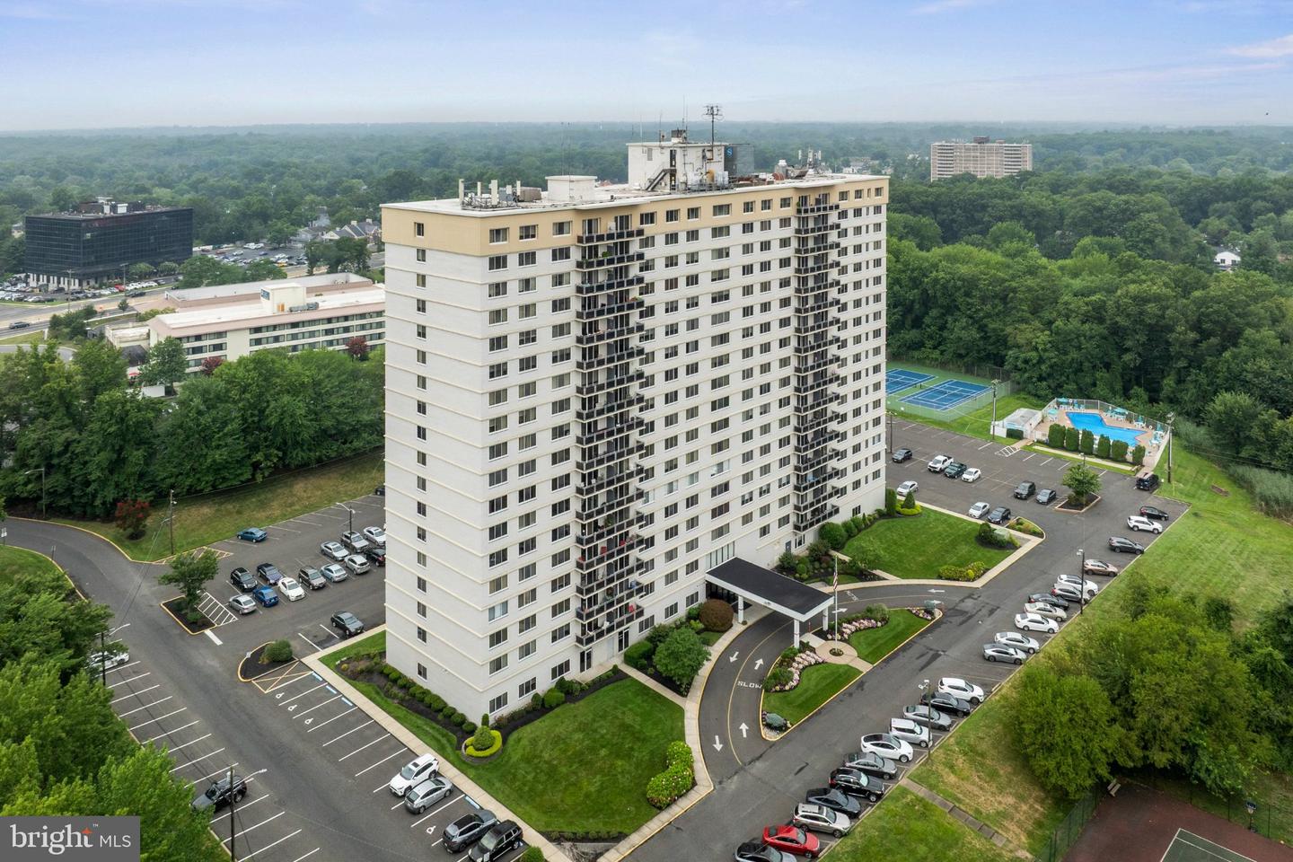 1840 Frontage Rd #1704 — photo