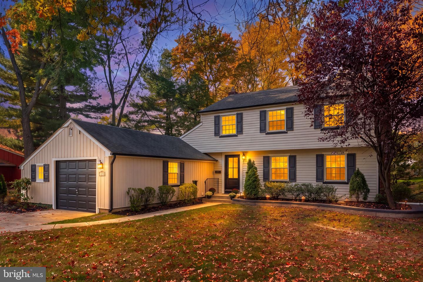 324 Wayland Rd — photo