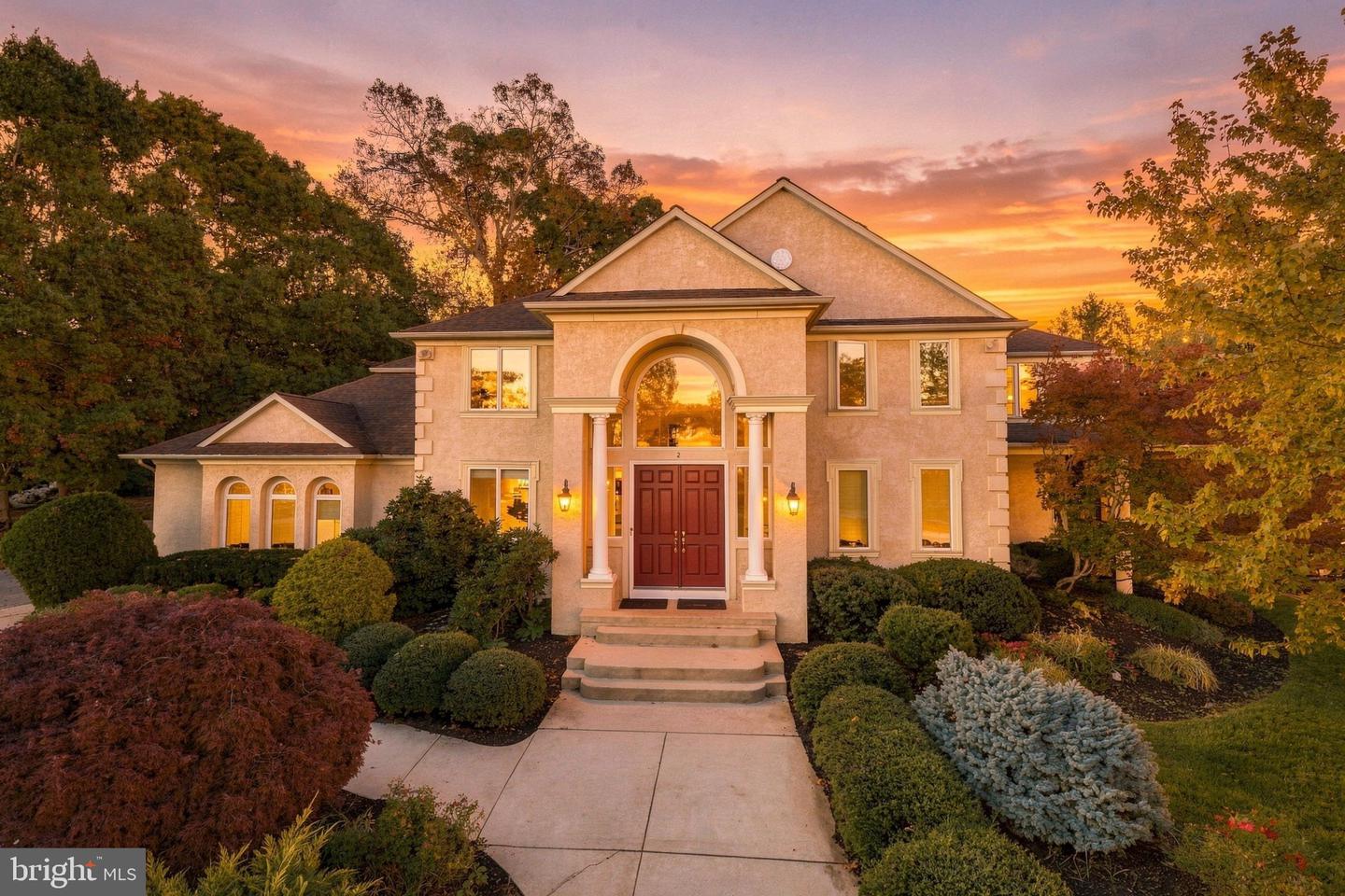 2 Collage Ct — photo