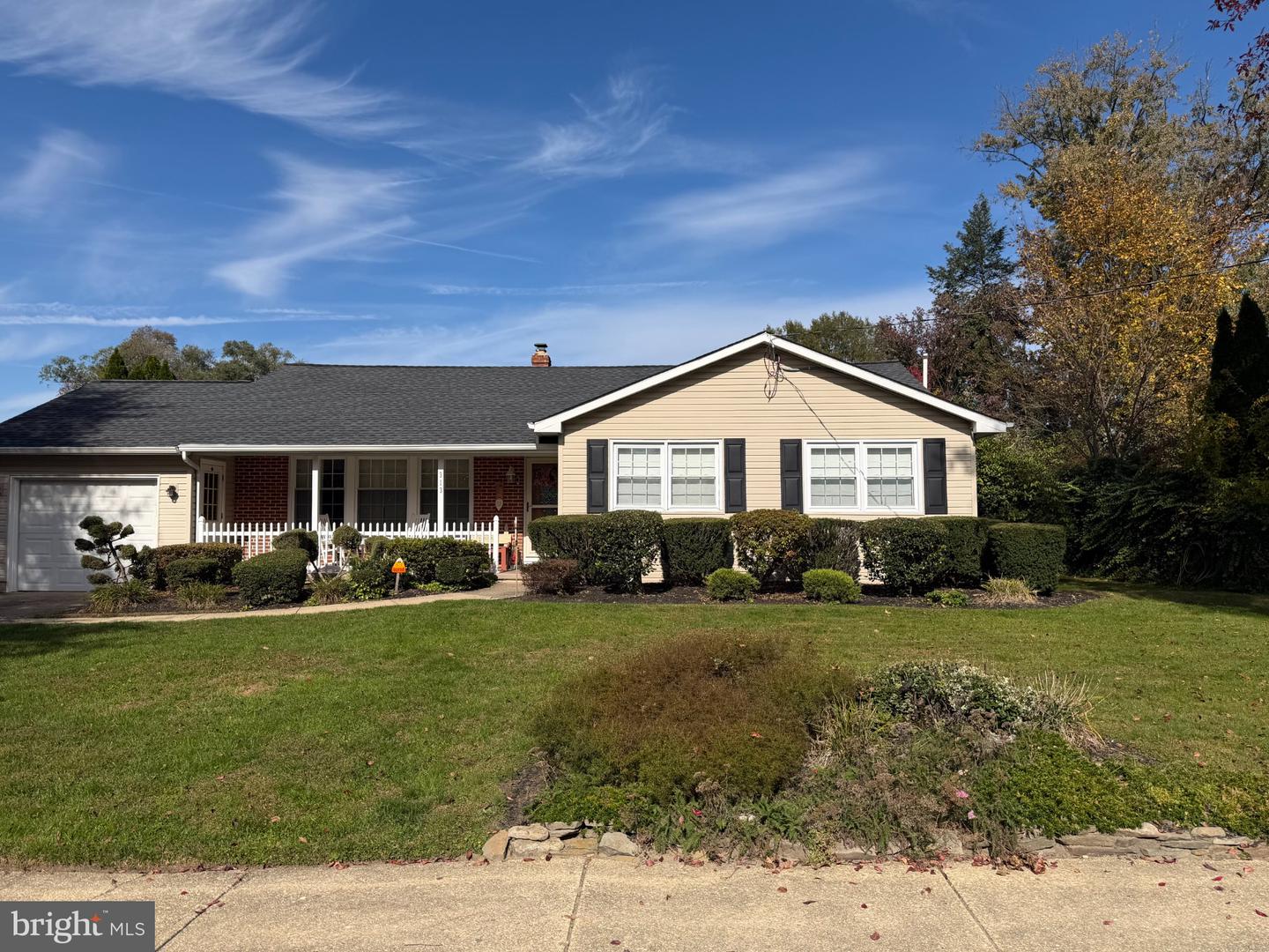 313 Portsmouth Rd — photo