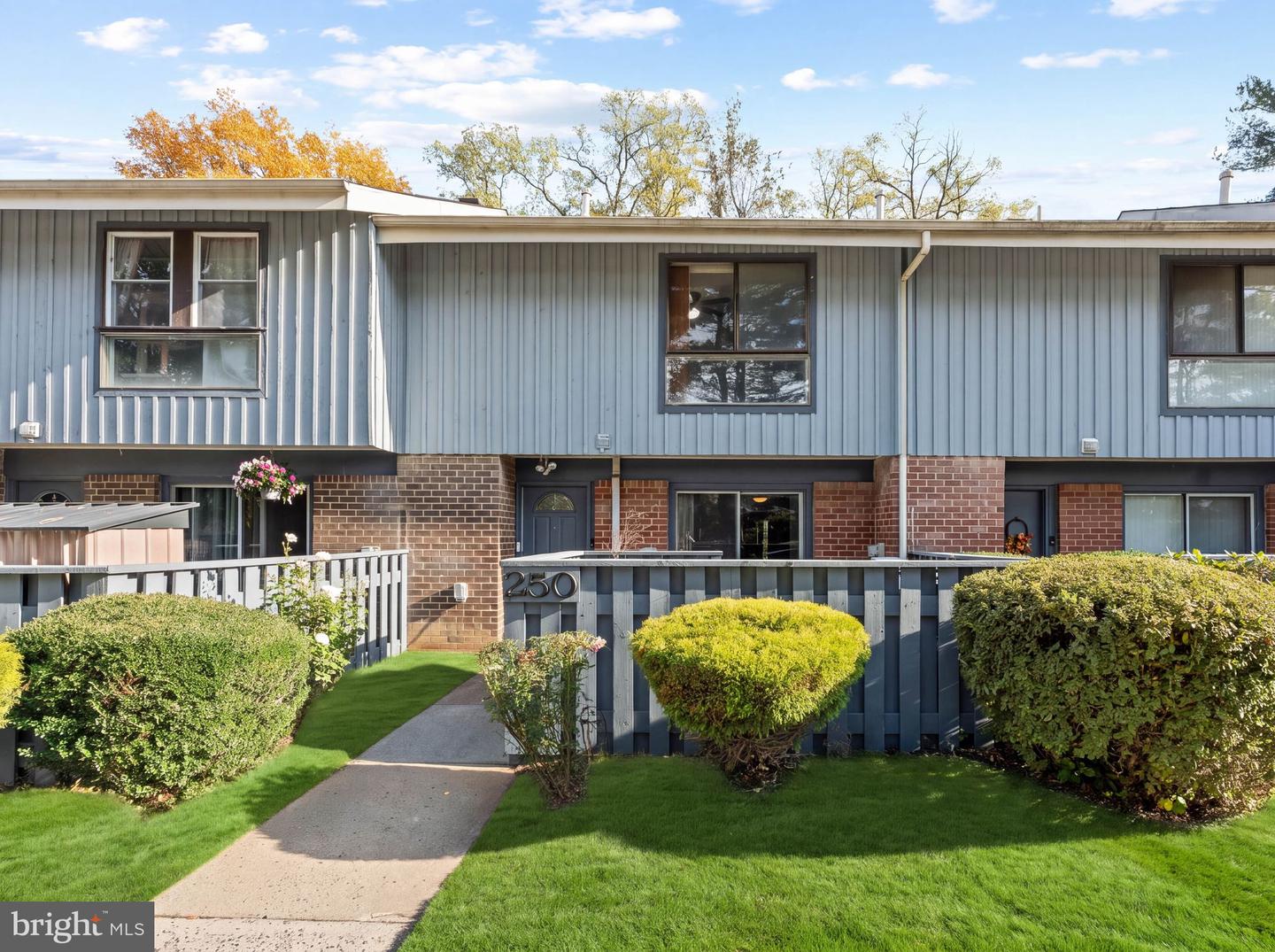 250 Echelon Rd — photo