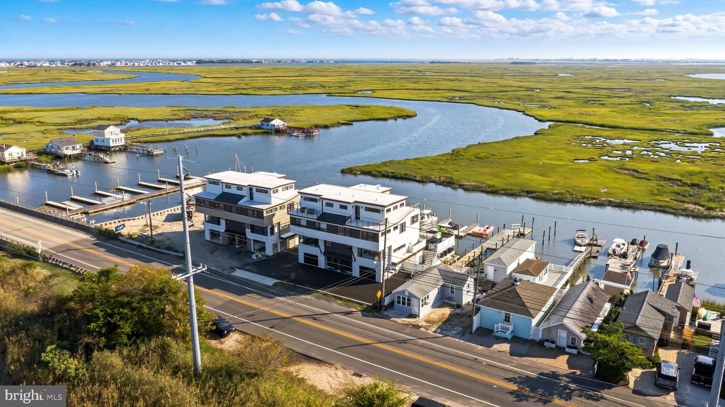 923 Stone Harbor Blvd W — photo
