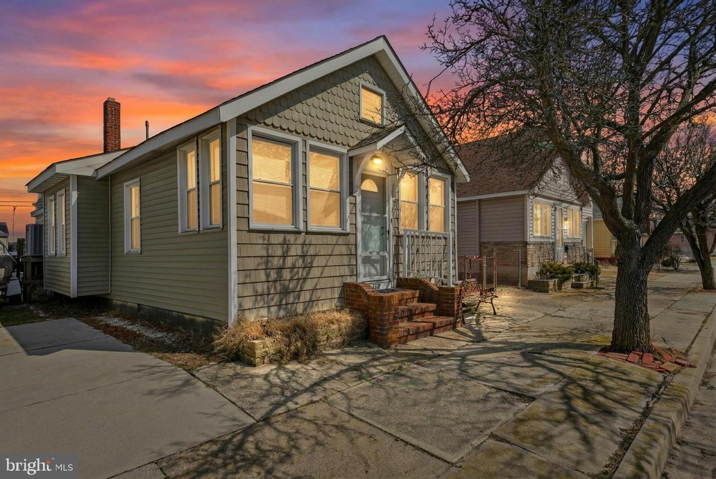 313 W Juniper Ave — photo