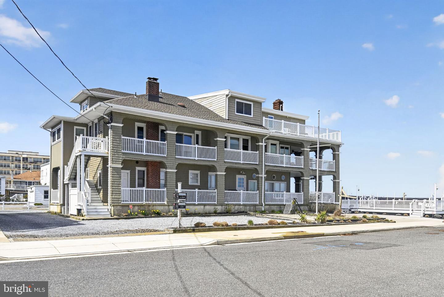 401 Bayfront Bay — photo