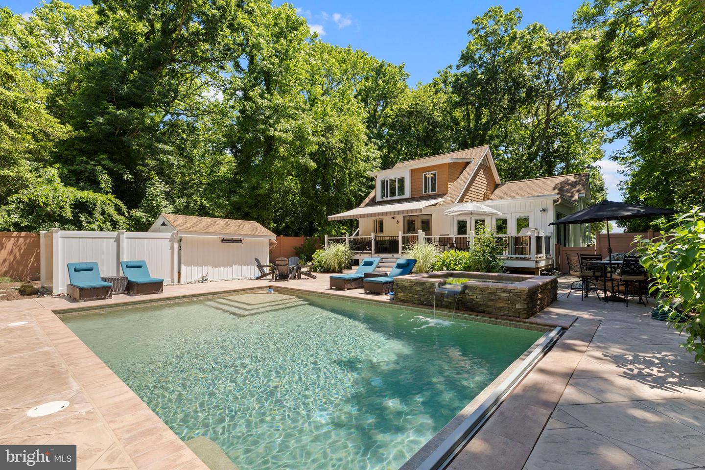 2709 Bay Dr — photo