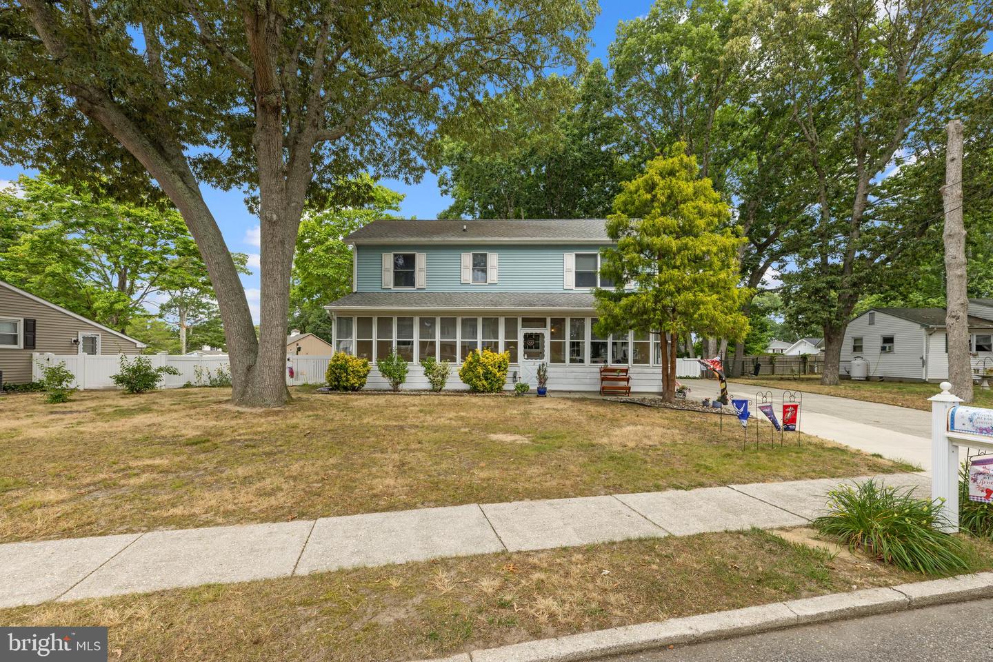 9 Carlton Dr — photo