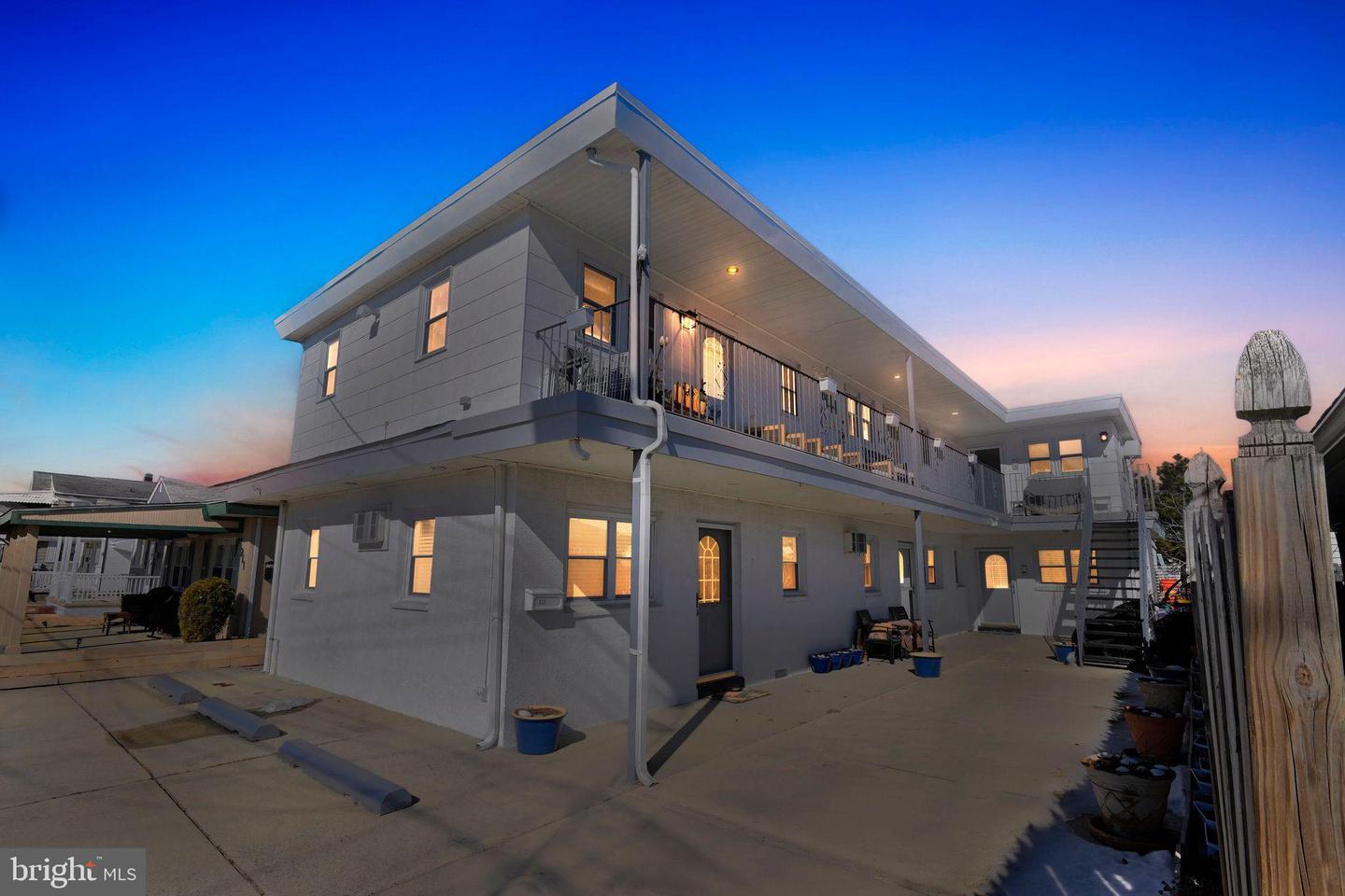 213-E Miami — photo