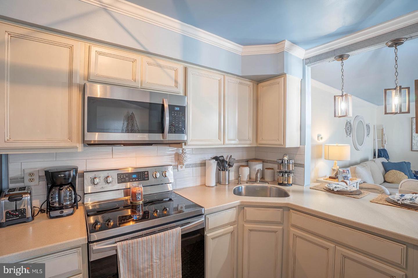 644 W Pine Ave #3 — photo