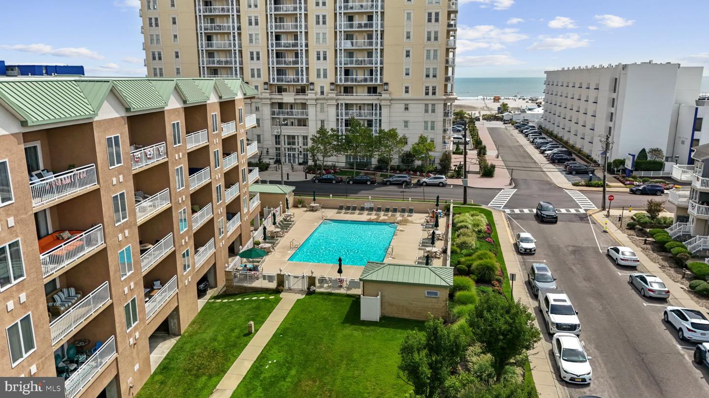 301 E Rochester Ave #106 — photo