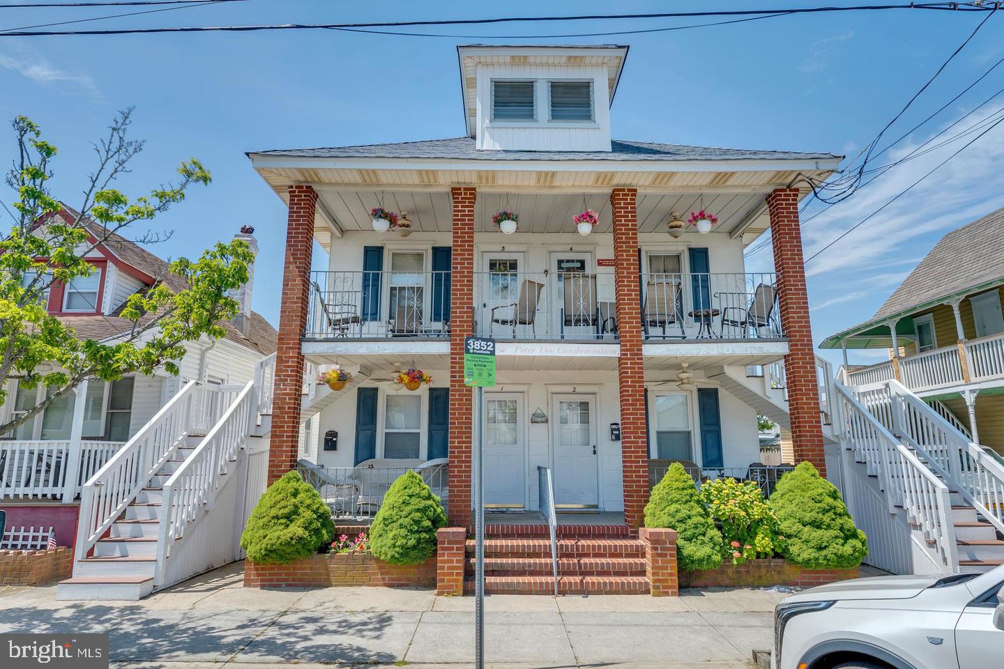 210-Unit 3 E. Hand Avenue — photo