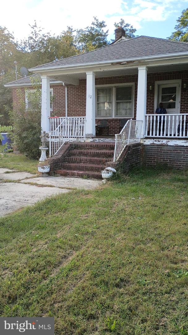 512 Isaacs Ave — photo