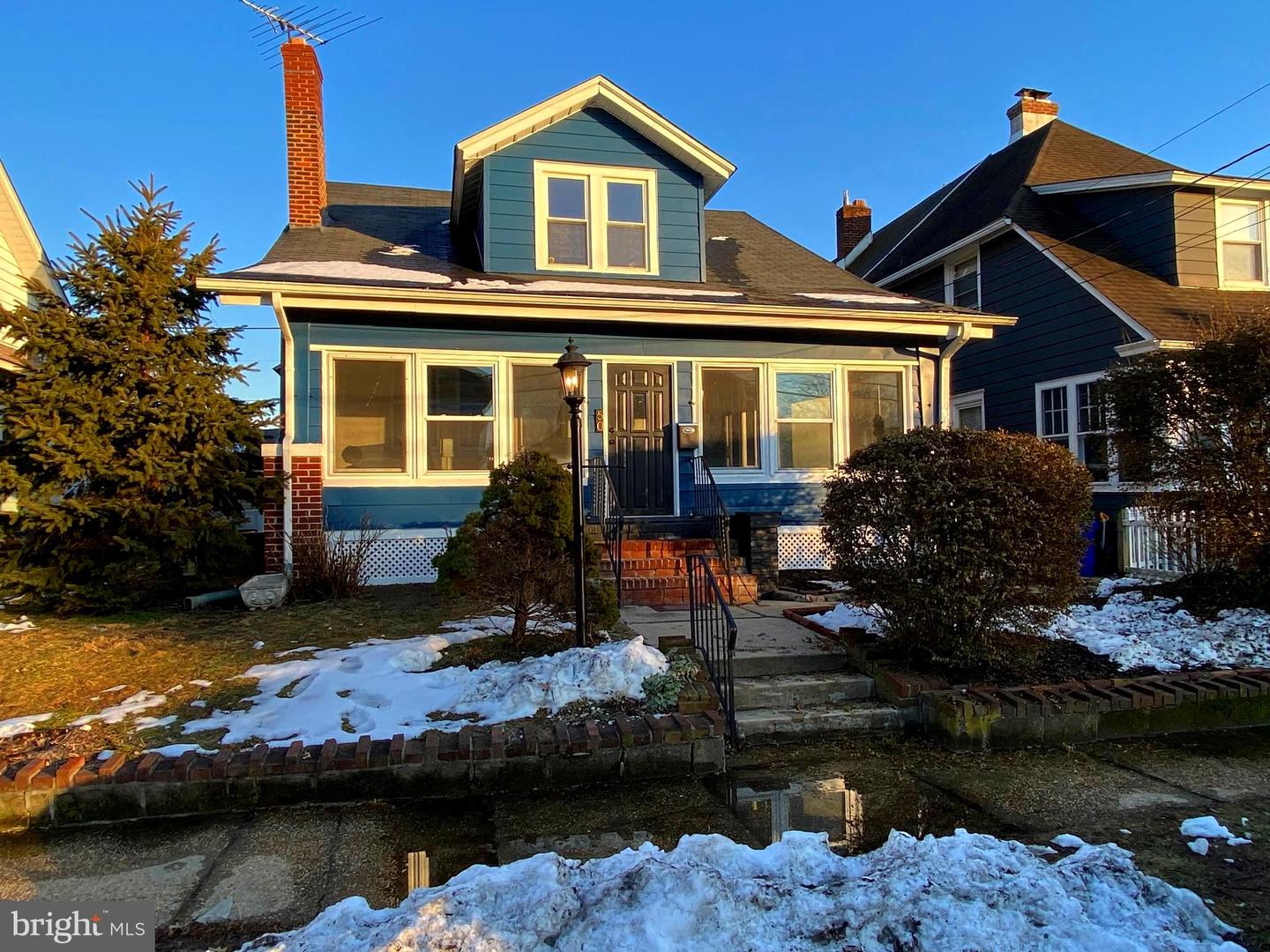 50 Lupton Ave — photo