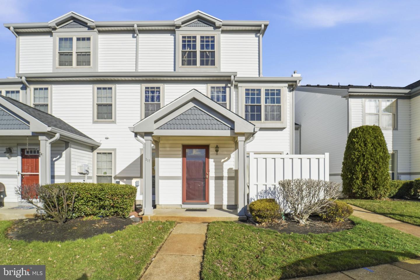 317 Steeplechase Ct — photo