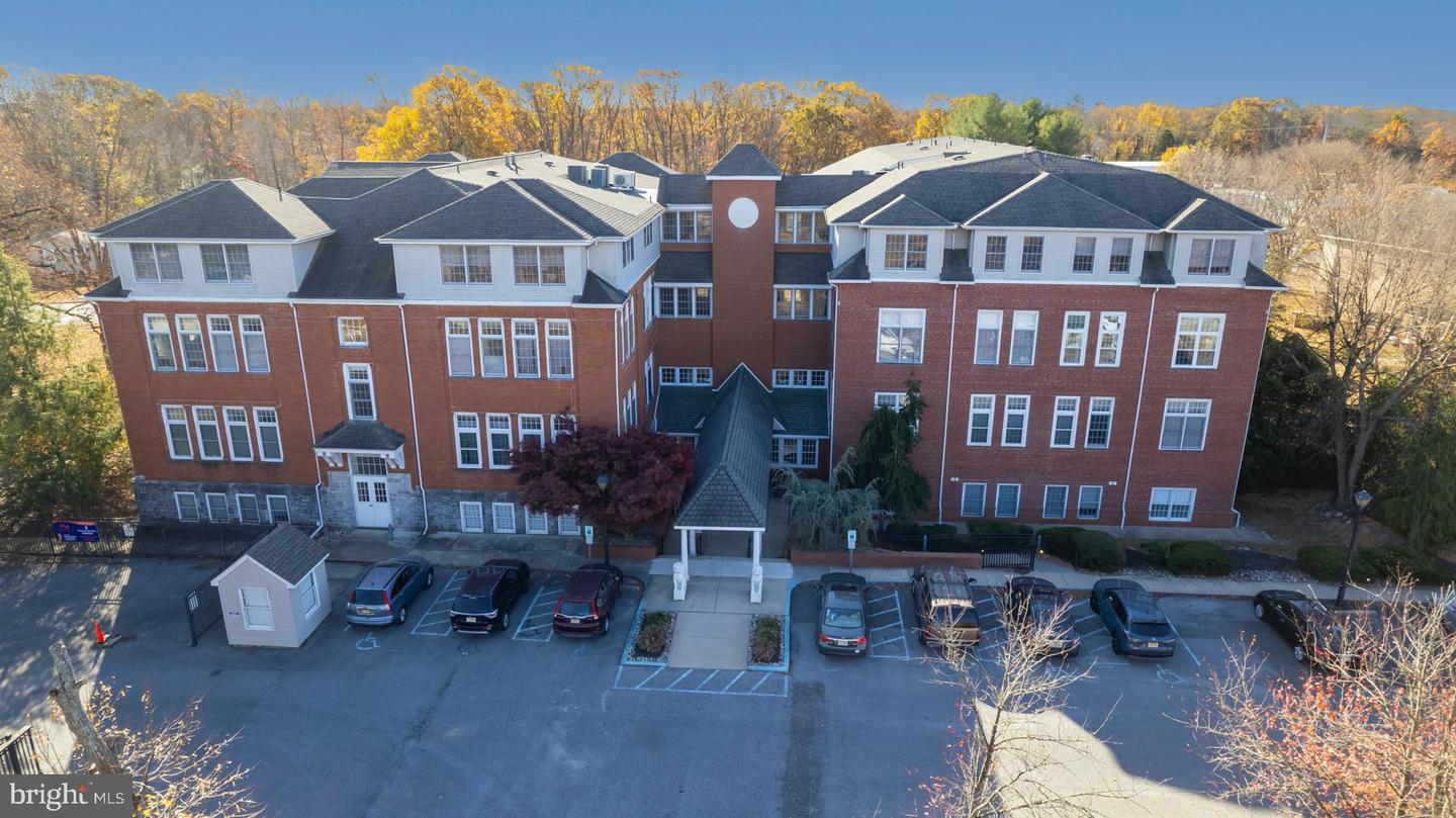 100 Aura Rd #212 — photo