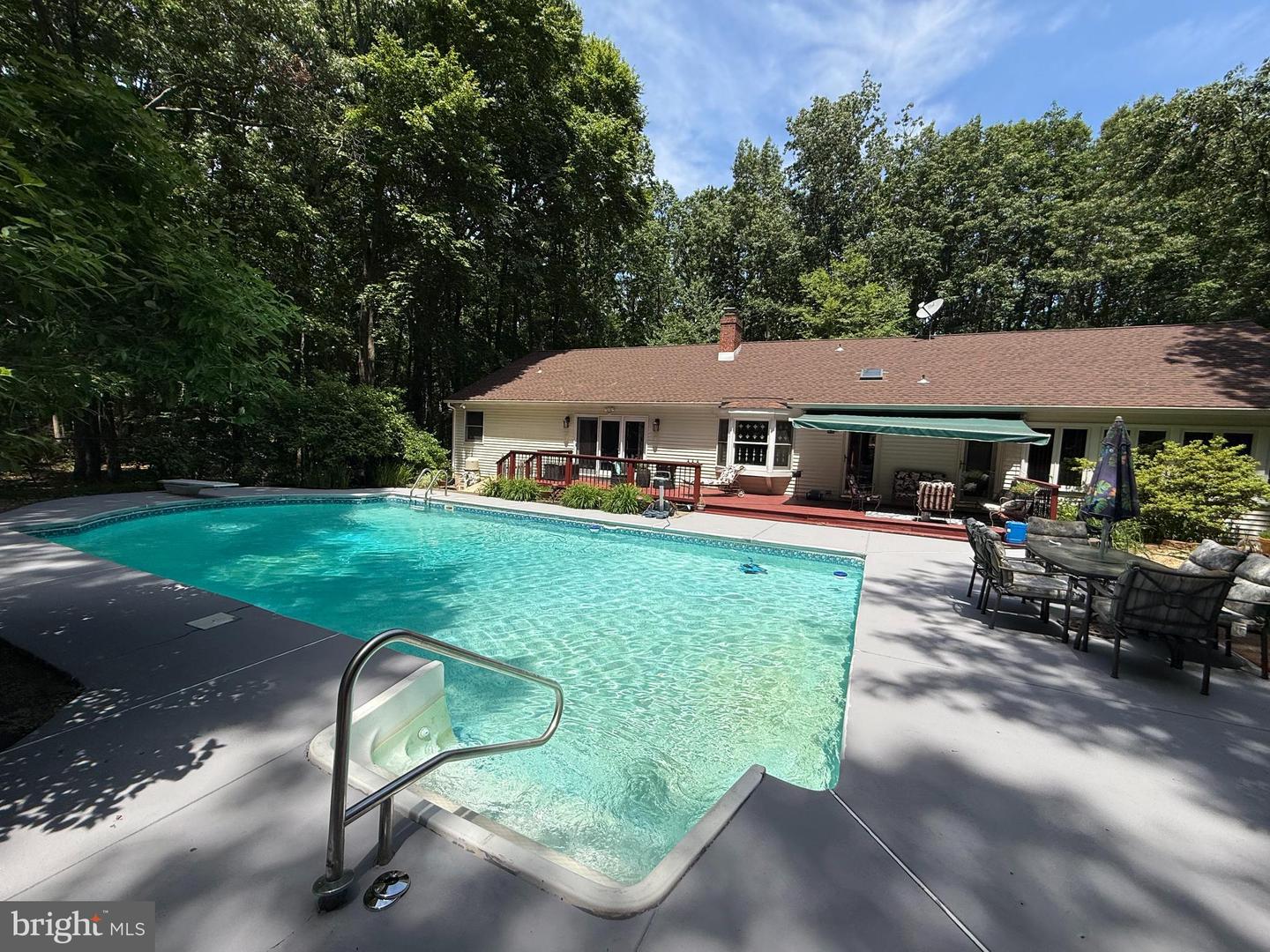 7 Laurel Dr — photo